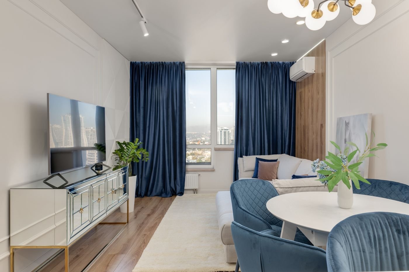 Smart curtains & blinds